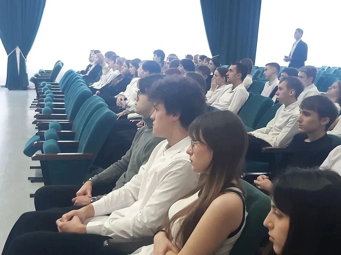 8 декабря в гимназии был проведен музейный урок для учащихся 8-11 классов.